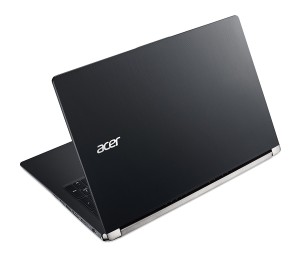 81PYvm6tVHL._SL1500_ - Tech-Blog W dobie coraz większej popularności gier komputerowych każdy producent stara się przygotować swoją propozycję sprzętową dla graczy. Nie inaczej jest z firmą Acer, której udało się stworzyć urządzenia naprawdę cenione przez graczy na całym świecie i urządzenia, które przez wielu są bardzo mocno polecane